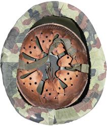 Fixation par élastique. Fixation par élastique.