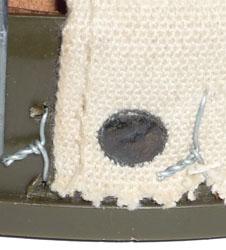 Fixation avec du fil de fer. Fixation avec du fil de fer.