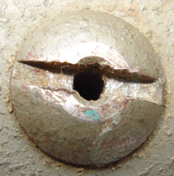 Vis creuse montée. Vis creuse montée.