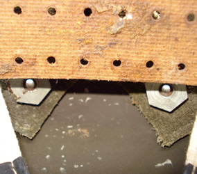 Fixation arrière. Fixation arrière.