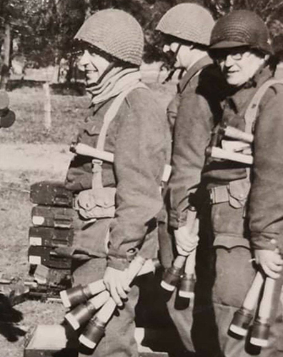 Casque modèle 46. Casque modèle 46.