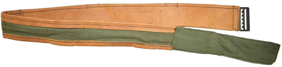 Bandeau de tête en toile doublée de cuir. Bandeau de tête en toile doublée de cuir.