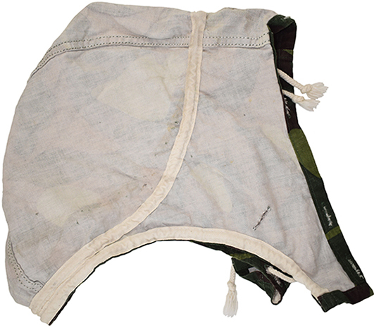 Capuche couvre-casque, envers/revers.