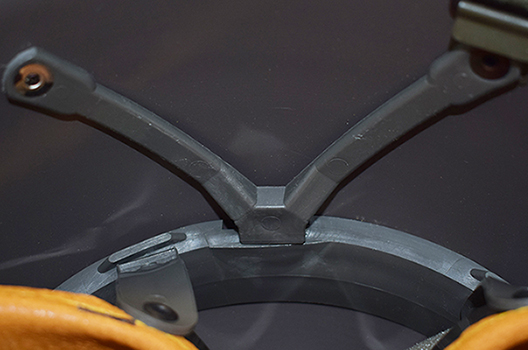 Montage sur support latéral.