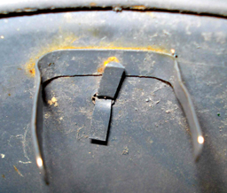 Agrafe-crampon arrière (Japy). Agrafe-crampon arrière (Japy).