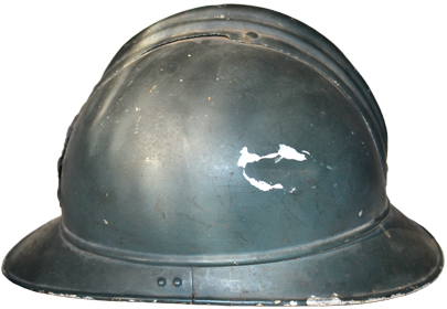 Casque en aluminium, vue de profil. Casque en aluminium, vue de profil.