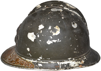 Autre exemplaire repeint en kaki. Autre exemplaire repeint en kaki.