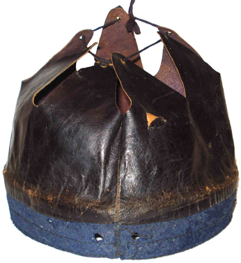 Le bandeau et les dents sont découpés d'un seul tenant. Le bandeau et les dents sont découpés d'un seul tenant.