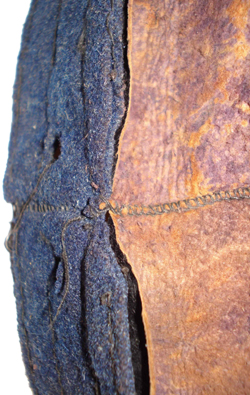 Autre face du turban de drap. Autre face du turban de drap.