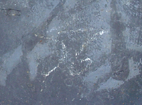 Taille inscrite à la craie en usine. Taille inscrite à la craie en usine.