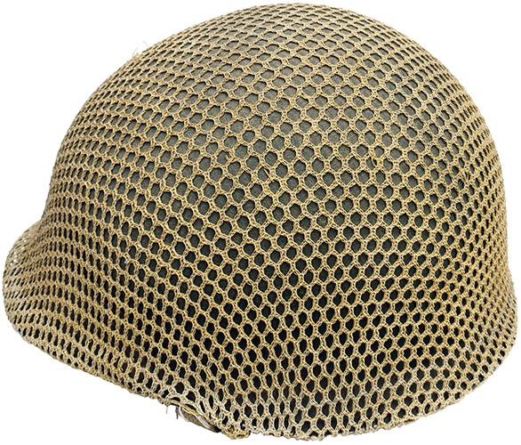 Exemplaire camouflé avec un morceau de filet pour véhicule. Exemplaire camouflé avec un morceau de filet pour véhicule.