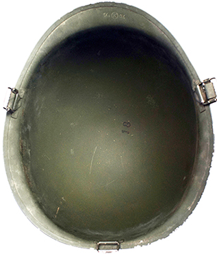 Passant latéral et arrière dans une bombe israélienne. Passant latéral et arrière dans une bombe israélienne.