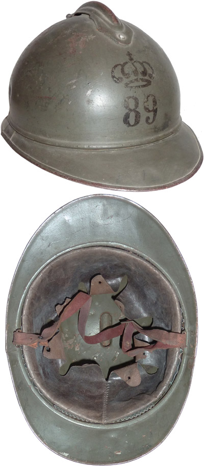 Casque Adrian modèle 15 de fabrication française. Casque Adrian modèle 15 de fabrication française.