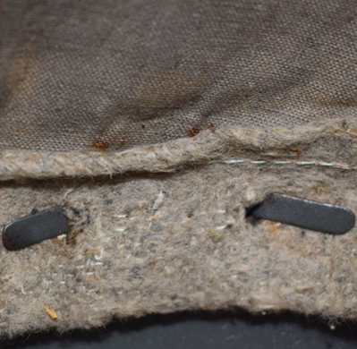 Détails maintien de la coiffe. Détails maintien de la coiffe.