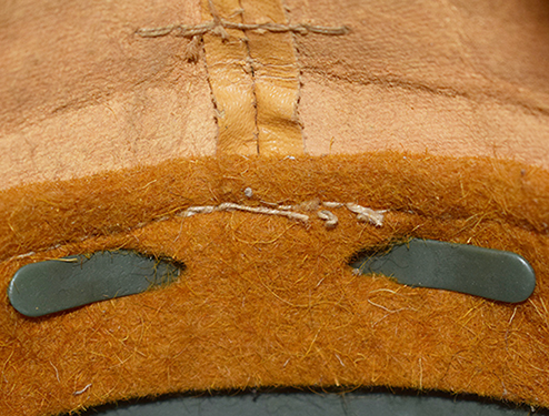 Couture parallèle de renfort. Couture parallèle de renfort.