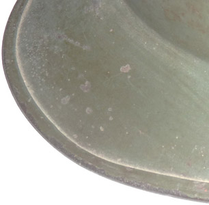 Bordure pliée à l'extérieur. Bordure pliée à l'extérieur.