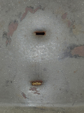 Orifices pour attribut effectués manuellement. Orifices pour attribut effectués manuellement.