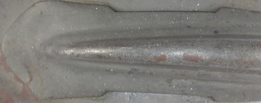 Echancrure cimier. Echancrure cimier.