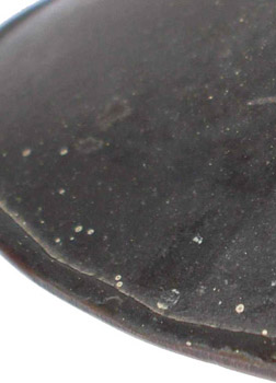 Bordure pliée à l'extérieur. Bordure pliée à l'extérieur.