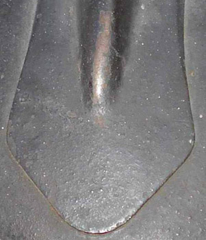 Pointe cimier arrière. Pointe cimier arrière.