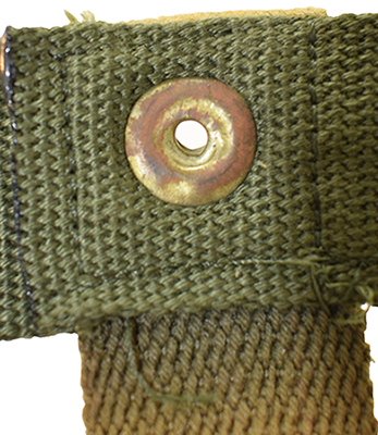 Rivet positionné sur le point d'assemblage. Rivet positionné sur le point d'assemblage.