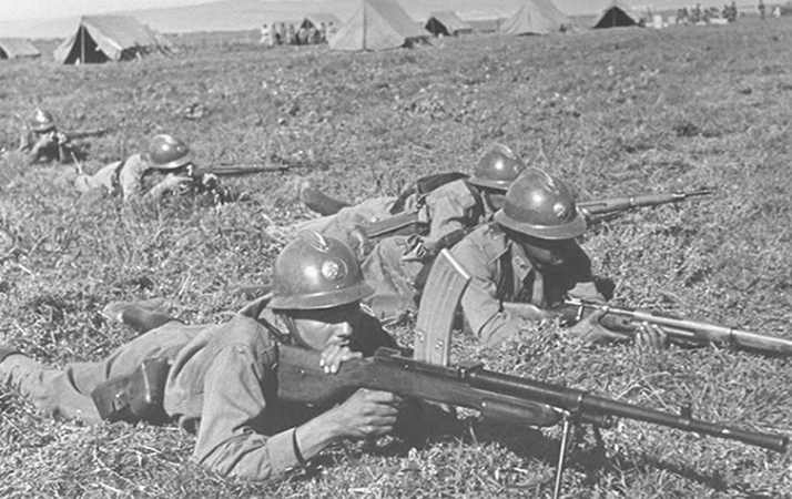 Casque modèle 35. Casque modèle 35.