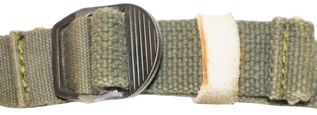 Boucle de réglage de la bande arrière. Boucle de réglage de la bande arrière.