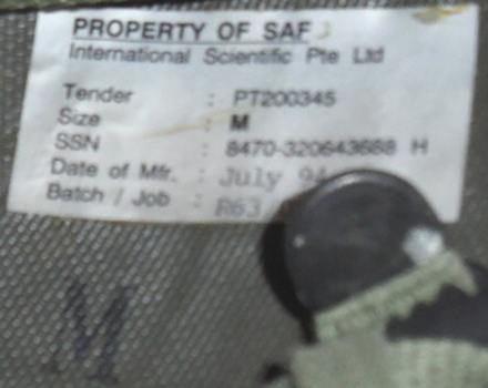 Étiquette exemplaire taille M fabriqué en 1994. Étiquette exemplaire taille M fabriqué en 1994.