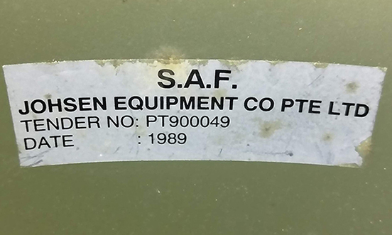 Étiquette du fabricant. Étiquette du fabricant.