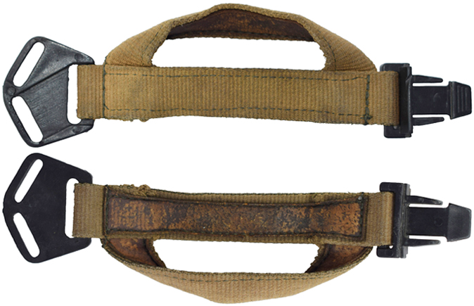 Mentonnière - envers/revers. Mentonnière - envers/revers.