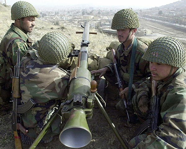 Exemple d'utilisation de casques norv&eacute;gien mod&egrave;le 58.