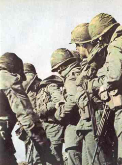 Casque militaire d'acier type OTAN - M-1. Casque militaire d'acier type OTAN - M-1.