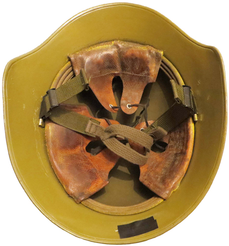 Vue intérieure (exemplaire muni d'une jugulaire US Mle 73). Vue intérieure (exemplaire muni d'une jugulaire US Mle 73).