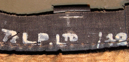 Fabrication LP. Ltd, taille 7¼, fabriquées en 1942. Fabrication LP. Ltd, taille 7¼, fabriquées en 1942.