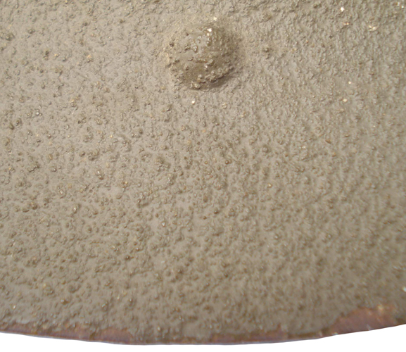 Peinture texturée avec du sable.