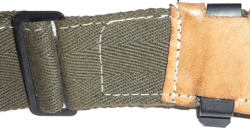 Boucle de réglage et agrafe de maintien. Boucle de réglage et agrafe de maintien.