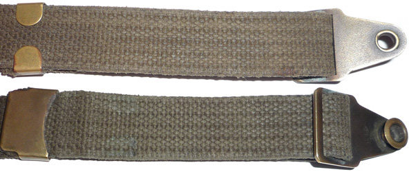 Partie longue de la jugulaire et boucle de fixation. Partie longue de la jugulaire et boucle de fixation.