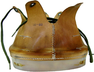 Coiffe, vue arrière. Coiffe, vue arrière.