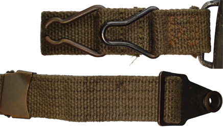 Jugulaire en deux parties, fabriquée en toile forte. Jugulaire en deux parties, fabriquée en toile forte.