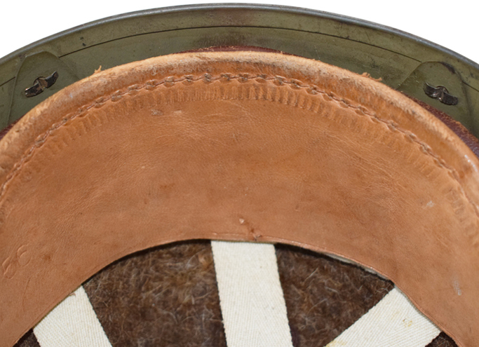 Bandeau de tête en cuir, partie frontale.