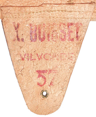 Patte de coiffe, marquage du fabricant X.BUISSET à Vilvorde. Patte de coiffe, marquage du fabricant X.BUISSET à Vilvorde.