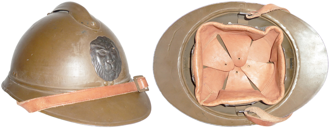 Casque modèle 15 reconditionné sur le standard Mle 31 par X.Buisset pour officier. Casque modèle 15 reconditionné sur le standard Mle 31 par X.Buisset pour officier.