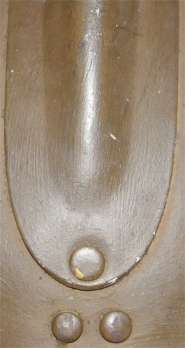 Pointe arrière et rivets de fixation lame ressort. Pointe arrière et rivets de fixation lame ressort.