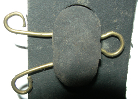 Clip de fixation des amortisseurs. Clip de fixation des amortisseurs.