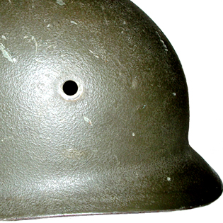 Logement de la vis avant droite. Logement de la vis avant droite.