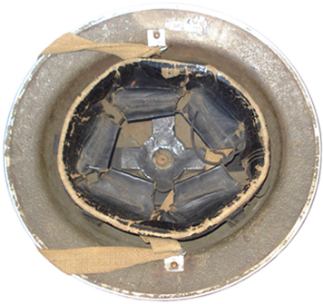 Casque Mark III utilisé au sein de la brigade Piron. Casque Mark III utilisé au sein de la brigade Piron.
