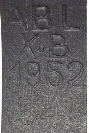 X.Buisset, 1952, taille 54.