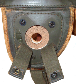 Sangles de maintien de l'écouteur, ouvertes.