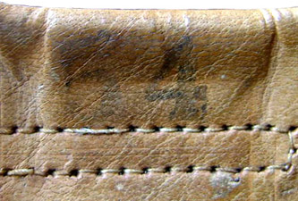 Taille sur l'autre face de la patte.