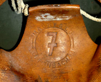 Marquage MAURY & Co, taille anglo-saxonne.